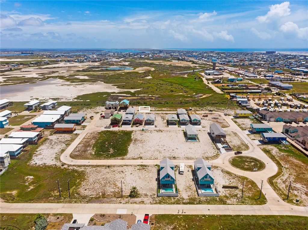 208 Flounder Dr, Port Aransas, TX 78373 — photo 2