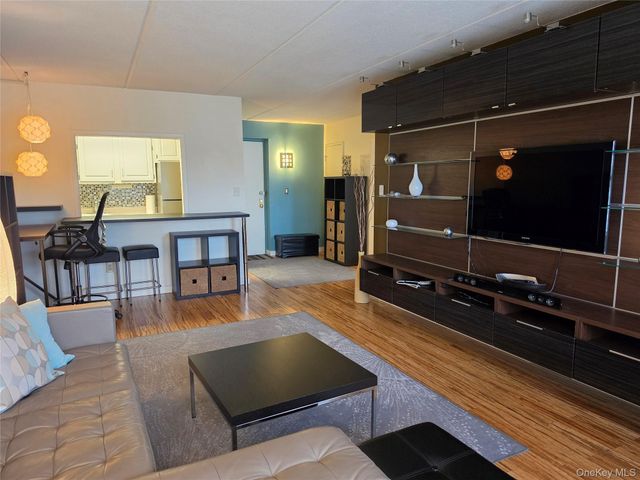 35 Park Avenue 3J, Suffern, NY 10901