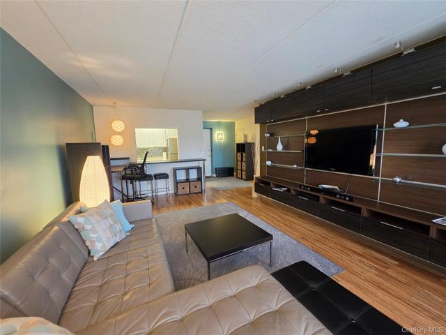 35 Park Avenue 3J, Suffern, NY 10901