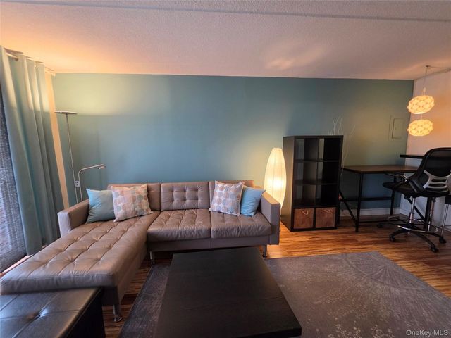 35 Park Avenue 3J, Suffern, NY 10901