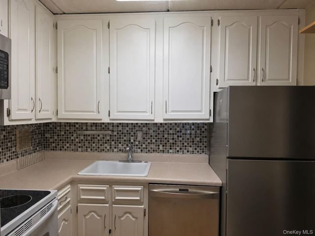 35 Park Avenue 3J, Suffern, NY 10901