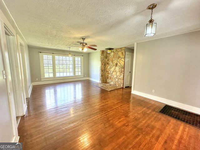 129 Mallory Drive, Lagrange, GA 30241