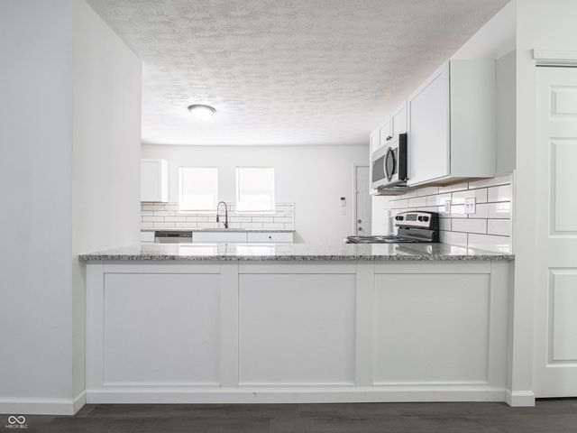 7807 E 71st Street, Indianapolis, IN 46256