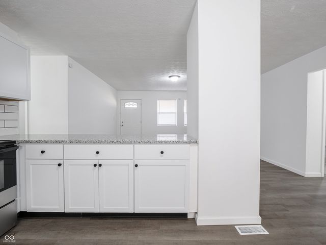 7807 E 71st Street, Indianapolis, IN 46256