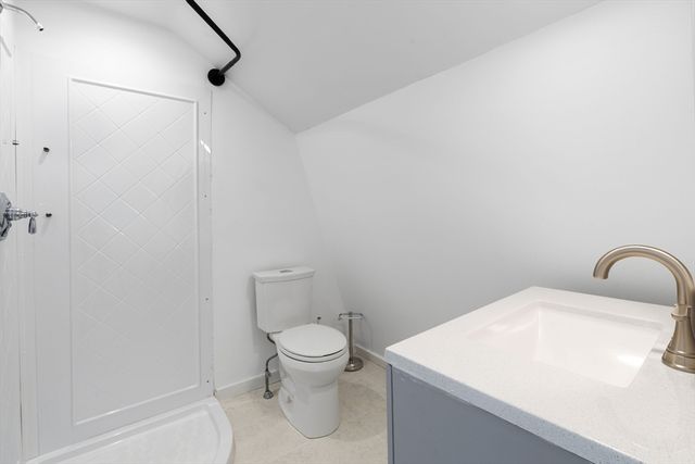 29 Aquidneck Ave, Portsmouth, RI 02871