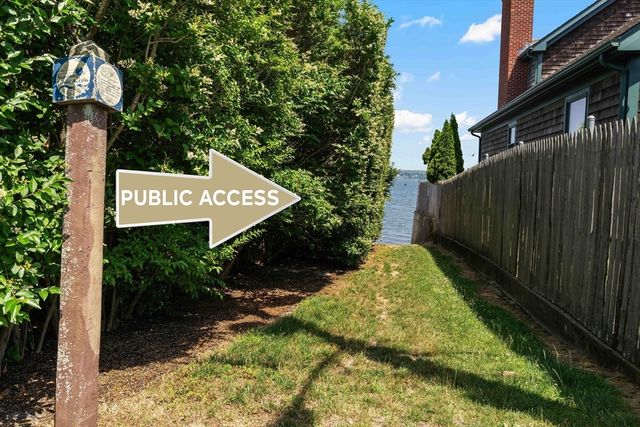 29 Aquidneck Ave, Portsmouth, RI 02871