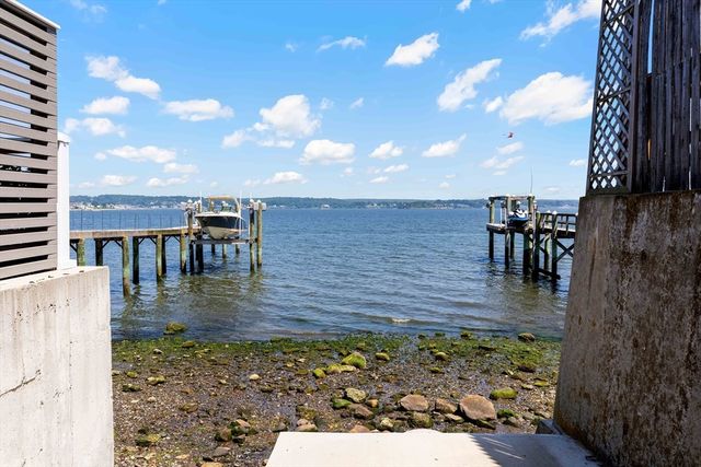 29 Aquidneck Ave, Portsmouth, RI 02871