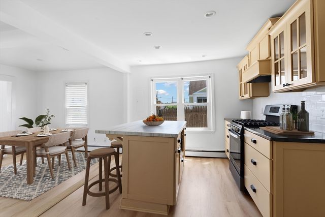 29 Aquidneck Ave, Portsmouth, RI 02871