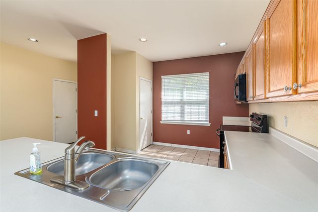 516 Texas DR, Georgetown, TX 78633