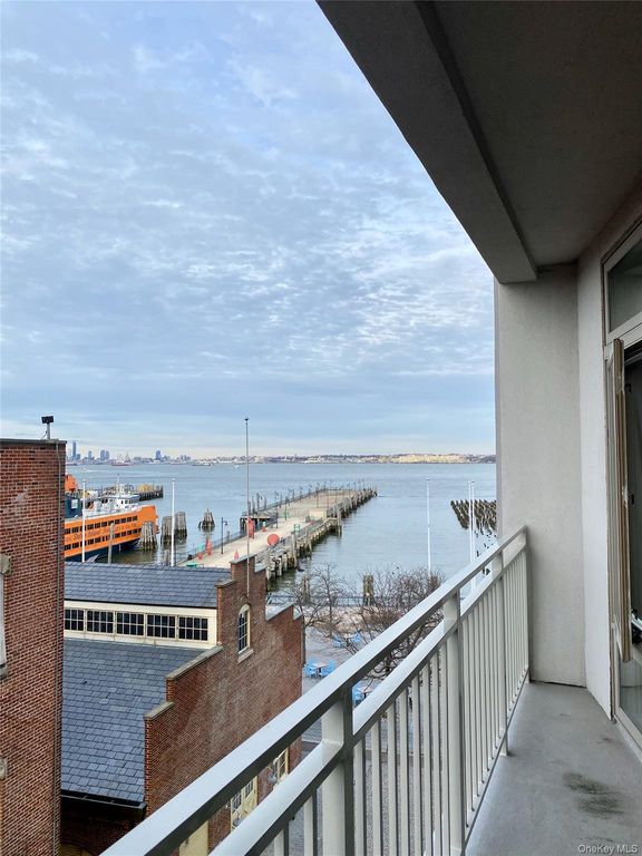 90 Bay Street Landing 4J, Staten Island, NY 10301