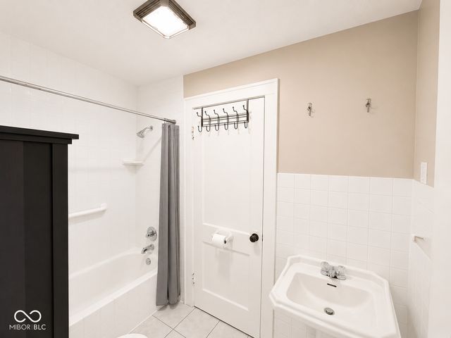 241 Ringwood Way, Anderson, IN 46013