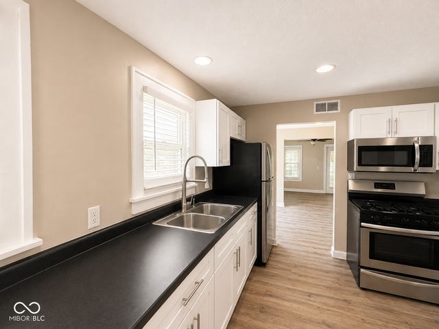 241 Ringwood Way, Anderson, IN 46013