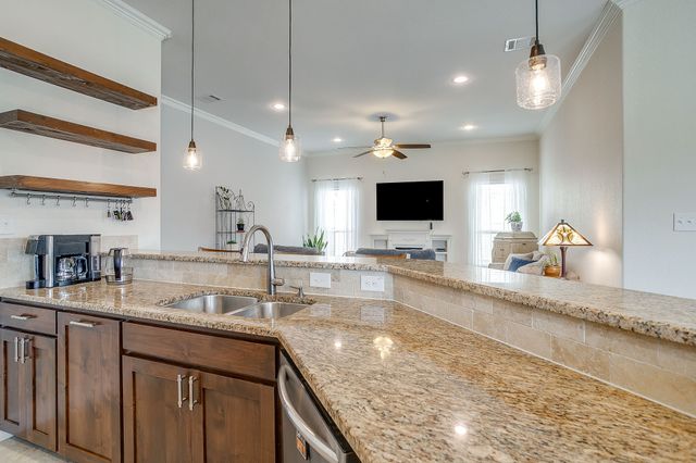 500 Heritage Trail, Burleson, TX 76028