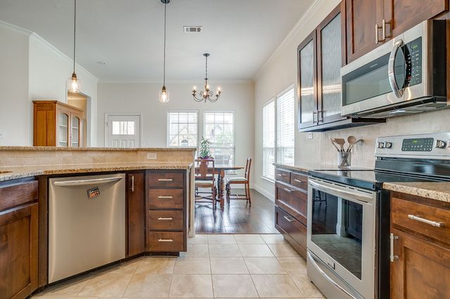 500 Heritage Trail, Burleson, TX 76028