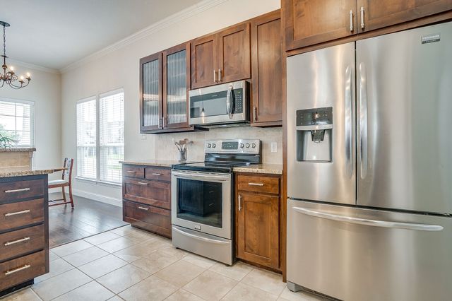 500 Heritage Trail, Burleson, TX 76028
