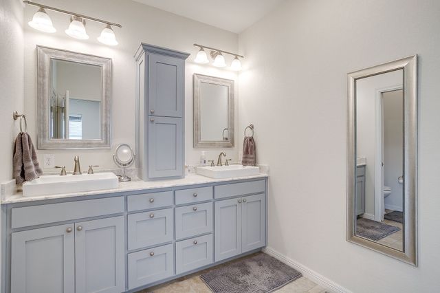 500 Heritage Trail, Burleson, TX 76028