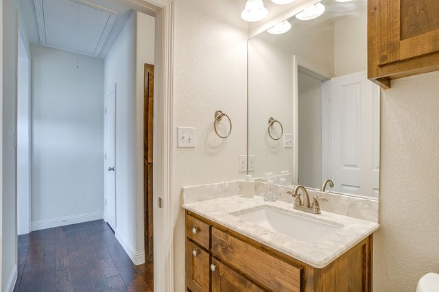 500 Heritage Trail, Burleson, TX 76028