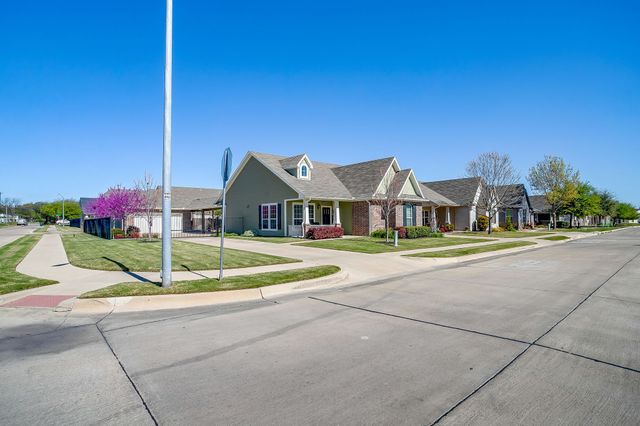 500 Heritage Trail, Burleson, TX 76028