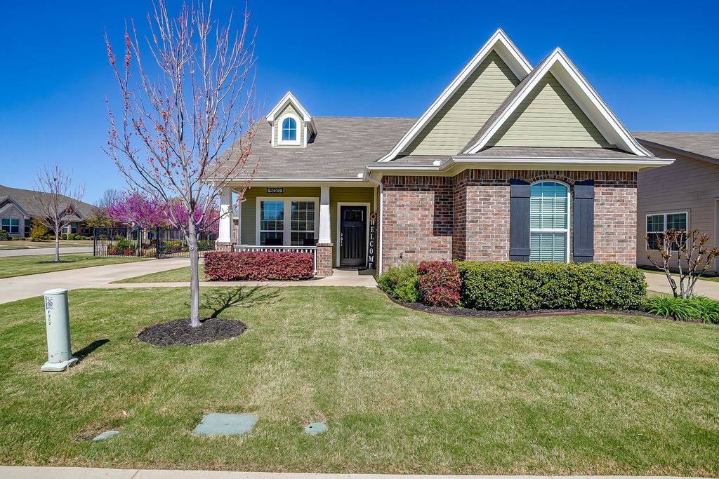 500 Heritage Trail, Burleson, TX 76028