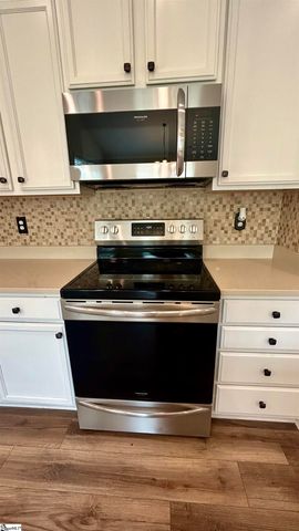 382 W Darby Road, Greenville, SC 29609