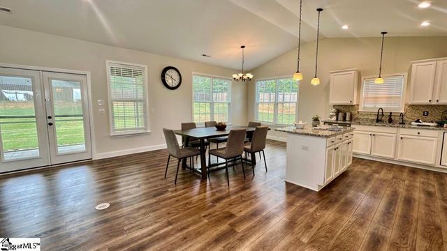 382 W Darby Road, Greenville, SC 29609