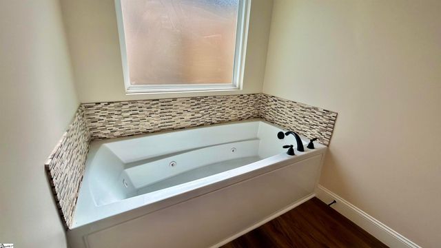 382 W Darby Road, Greenville, SC 29609