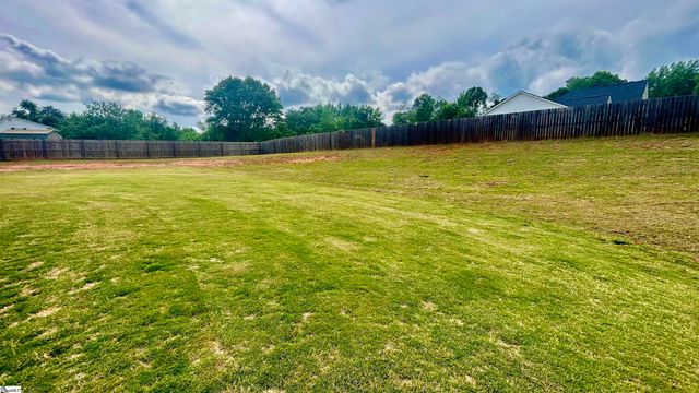 382 W Darby Road, Greenville, SC 29609