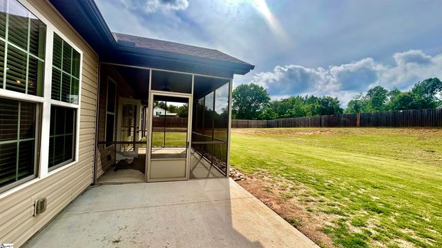 382 W Darby Road, Greenville, SC 29609