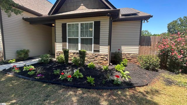 382 W Darby Road, Greenville, SC 29609
