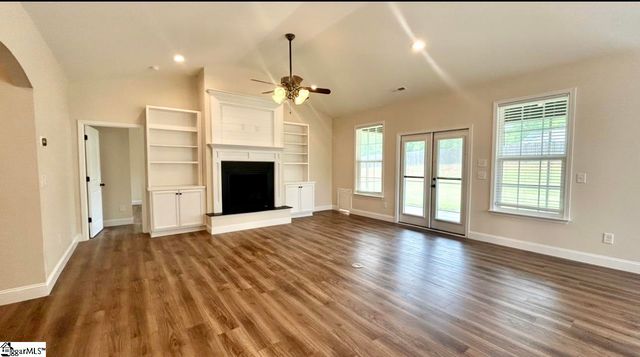382 W Darby Road, Greenville, SC 29609