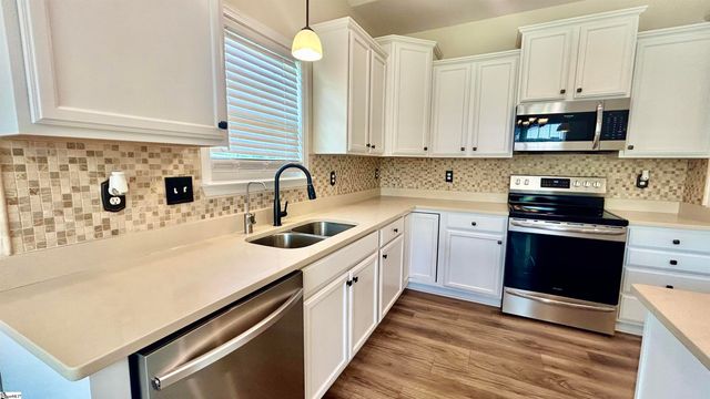 382 W Darby Road, Greenville, SC 29609