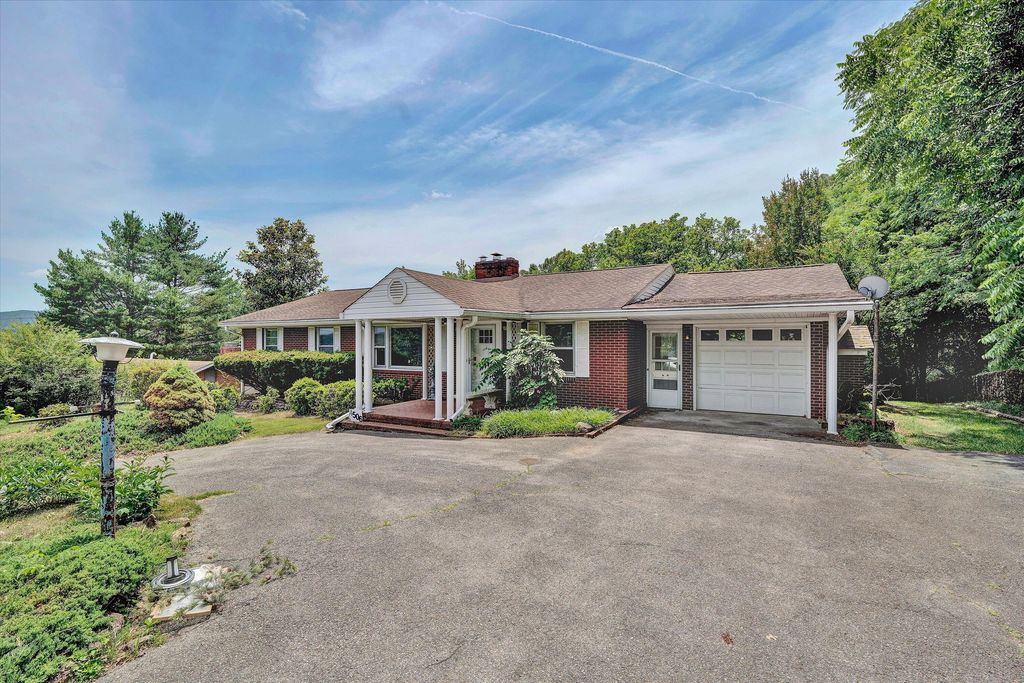 4506 Rosecrest RD, Roanoke, VA 24018