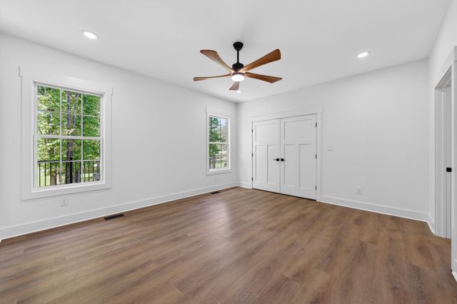 1131 Golf View CT, Huddleston, VA 24104