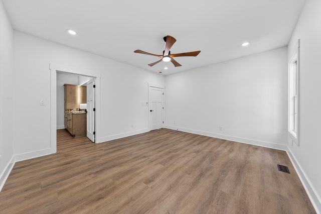 1131 Golf View CT, Huddleston, VA 24104