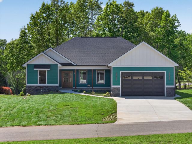 1131 Golf View CT, Huddleston, VA 24104