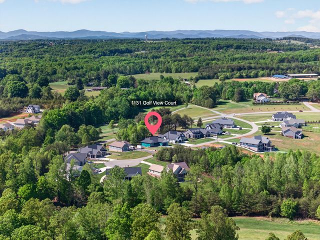 1131 Golf View CT, Huddleston, VA 24104