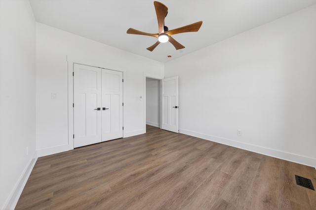 1131 Golf View CT, Huddleston, VA 24104