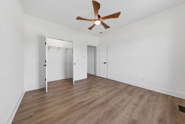 1131 Golf View CT, Huddleston, VA 24104