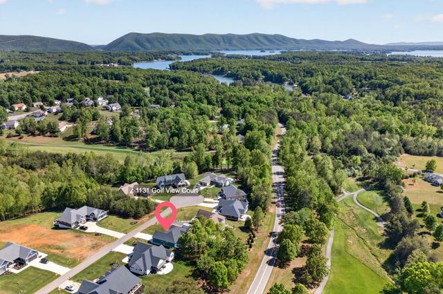 1131 Golf View CT, Huddleston, VA 24104