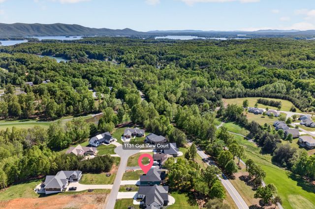 1131 Golf View CT, Huddleston, VA 24104