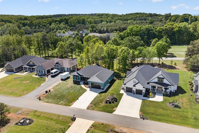 1131 Golf View CT, Huddleston, VA 24104