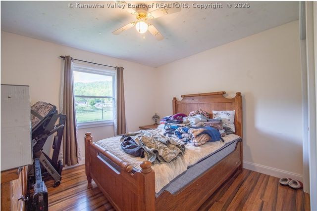 11819 Charleston Road, Red House, WV 25168
