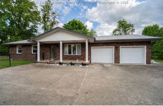 11819 Charleston Road, Red House, WV 25168