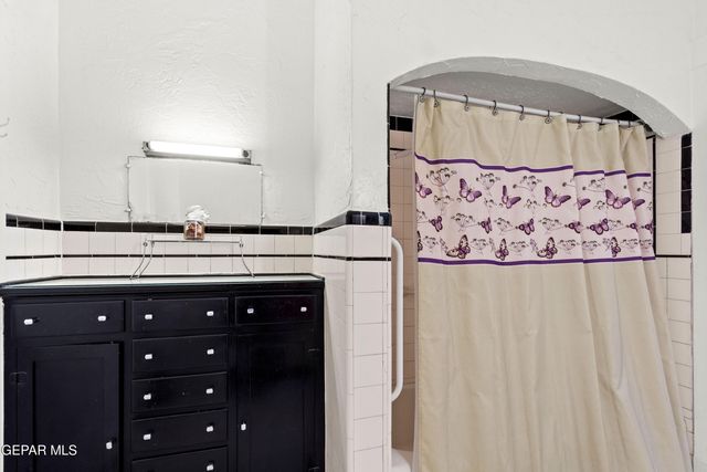 3901 MCKINLEY Avenue, El Paso, TX 79930