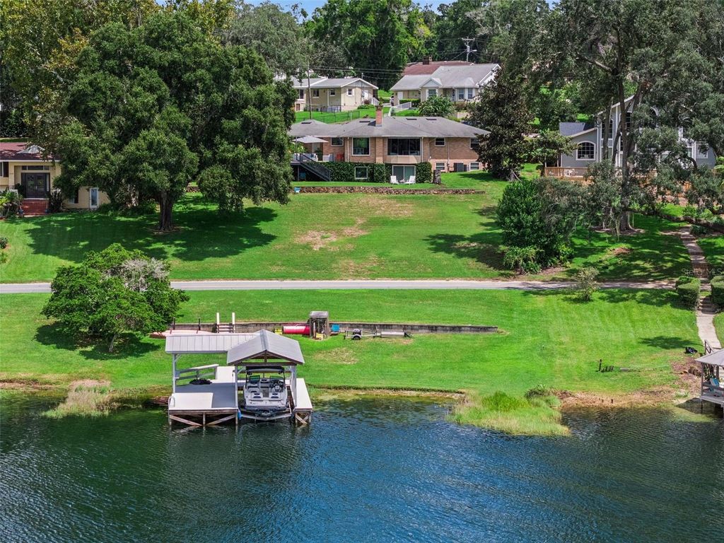 2422 TOPPING PLACE, Eustis, FL 32726