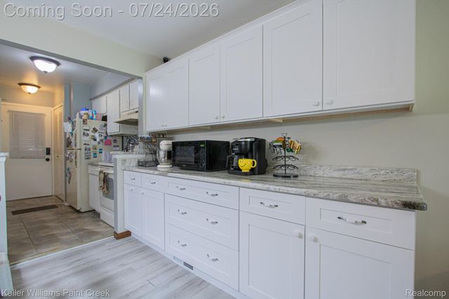36028 Saint Ives Court, Clinton Charter Township, MI 48035