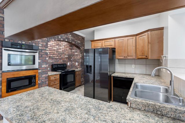 6827 Hollow Hearth Drive, Houston, TX 77084