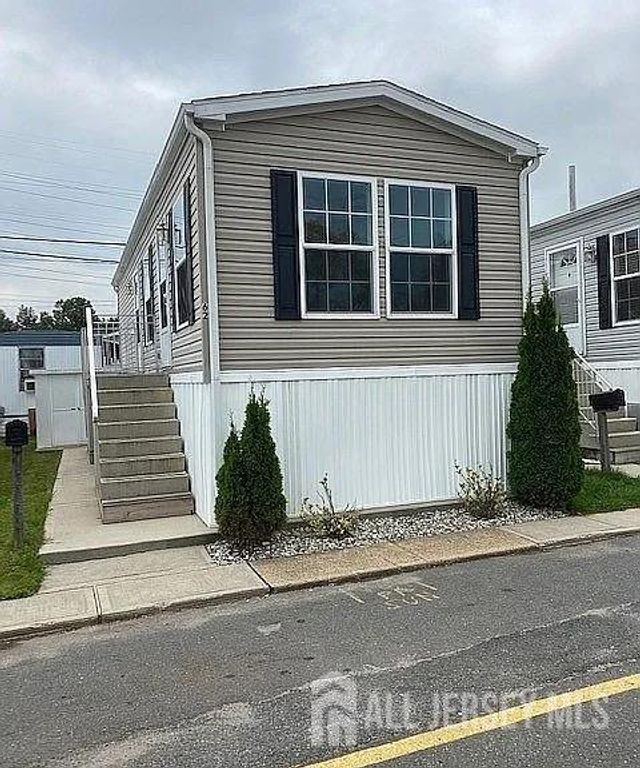 62 Freddie Avenue, Avenel, NJ 07001