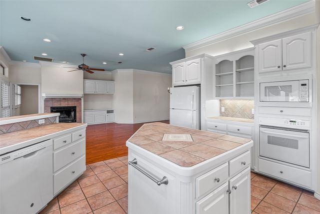 8608 Bellechase Road, Granbury, TX 76049