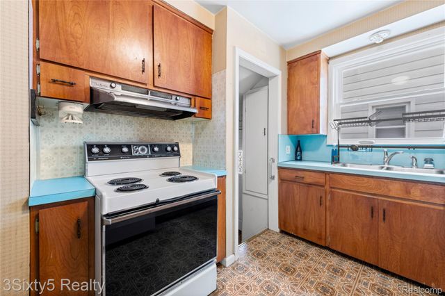 24844 Notre Dame Street, Dearborn, MI 48124